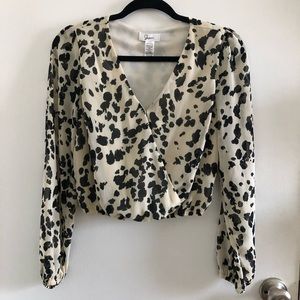 Japna Leopard Print Lantern Sleeve Blouse. Cropped Size Small